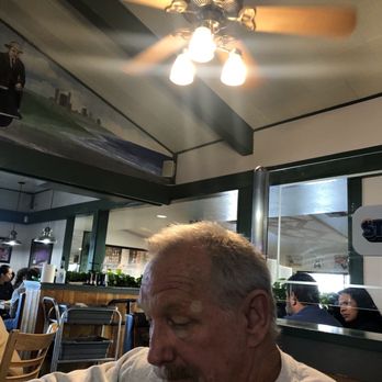 Stacks On Route 66 - Ceiling fan on with the door wide-open 59° outside Manager take your jacket off!! - American Near Me - Glendora, California