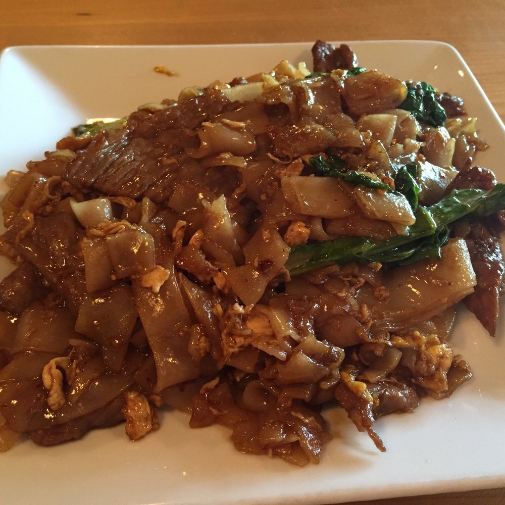 Mint Thai Kitchen - Pad see ew - Thai Near Me - Houston, Texas Mint Thai Kitchen - Pad see ew - Thai Near Me - Houston, Texas