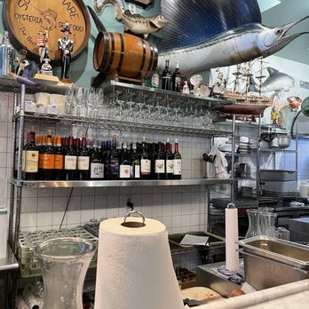 Sotto Mare - Inside - Seafood Near Me - San Francisco, California Sotto Mare - Inside - Seafood Near Me - San Francisco, California