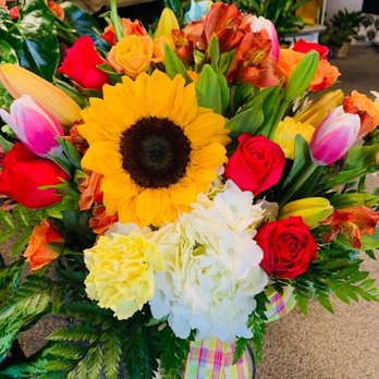 Cedar Park Florist - Mother's Day arrangement - Florists Near Me - Cedar Park, Texas