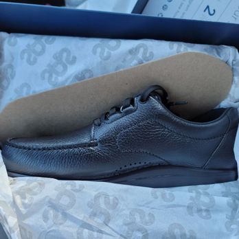 Montagna's Shoes - Shoe Stores Near Me - Virginia Beach, Virginia Montagna's Shoes - Shoe Stores Near Me - Virginia Beach, Virginia