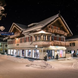 Paulisch - Paulisch in winter.  It is located in the pedestrian zone, downtown Garmisch.