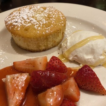 Maggiano's - Gigi's Butter Cake - Italian Near Me - Overland Park, Kansas