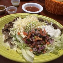 Los Mexicanos Restaurante - "Burrito Bowl". Carne Asada, Whole Beans, Lettuce and Sour Cream.