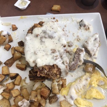 105 Cafe - Had to use table salt n pepper to give it some taste - American Near Me - Conroe, Texas