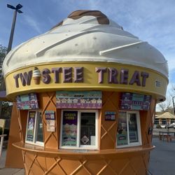 Twistee Treat - Valrico - Cute building