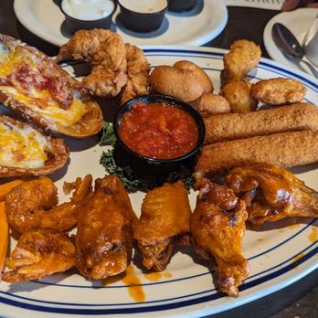 Laseters Tavern at Vinings - Super Sampler platter - Sports Bars Near Me - Atlanta, Georgia Laseters Tavern at Vinings - Super Sampler platter - Sports Bars Near Me - Atlanta, Georgia