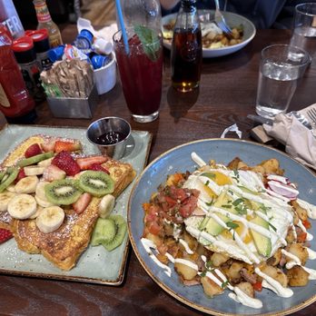 First Watch - Carne asada hash + Floridian French toast - Breakfast & Brunch Near Me - Miami, Florida