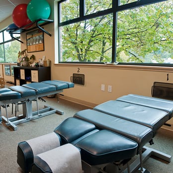 Hanson Chiropractic & Massage Clinic - Adjusting area with a view - Chiropractors Near Me - Seattle, Washington Hanson Chiropractic & Massage Clinic - Adjusting area with a view - Chiropractors Near Me - Seattle, Washington