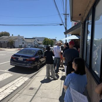 Seabright Deli - Super long line on Sunday afternoon - Sandwiches Near Me - Santa Cruz, California Seabright Deli - Super long line on Sunday afternoon - Sandwiches Near Me - Santa Cruz, California