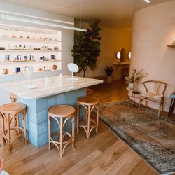 Plain Jane Skinbar - Entrance Area, Main St
