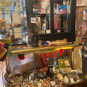 ReFabulous - Antiques Near Me - Cedarburg, Wisconsin