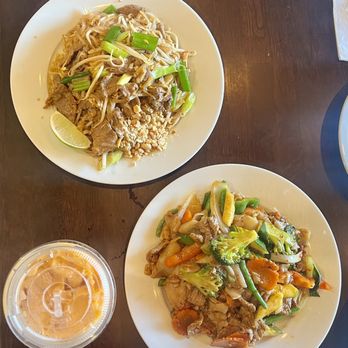 Manow Thai - Beef pad Thai, beef drunken noodles, Thai tea - Thai Near Me - Clarksville, Maryland
