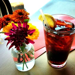 Bistro To Go - Love the fresh flowers with my diet coke. ^_^