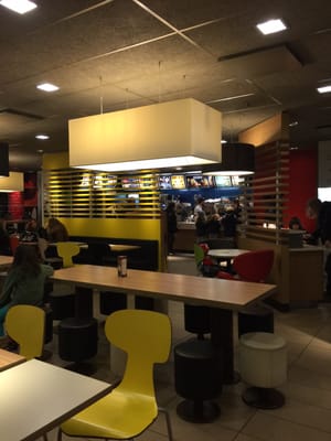 McDonald's Sandvika Storsenter by null
