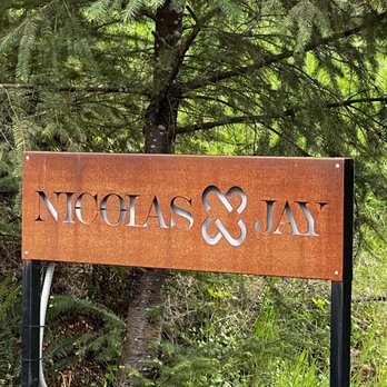 Nicolas-Jay Estate - Nicolas Jay - Wine Tasting Room Near Me - Newberg, Oregon