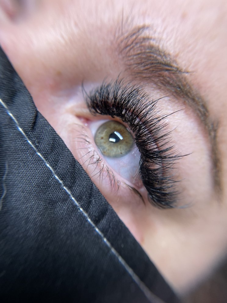 Dream Lash Studio Logo