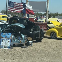 Dream Maker Station Route 66 Souvenir & Gift Shop - Car show!