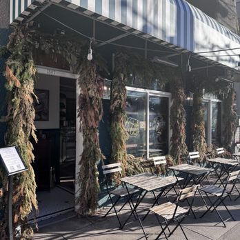 Marché Mon Pitou - Gorgeous front area ... - Cafes Near Me - Vancouver, British Columbia Marché Mon Pitou - Gorgeous front area ... - Cafes Near Me - Vancouver, British Columbia