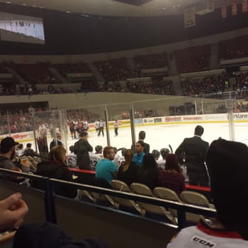 Memorial Coliseum - Winter Hawks game - Stadiums & Arenas Near Me - Portland, Oregon