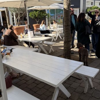 Rustic Bakery - Ample outdoor picnic table seating available - Bakeries Near Me - Larkspur, California Rustic Bakery - Ample outdoor picnic table seating available - Bakeries Near Me - Larkspur, California