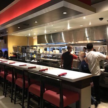 Gordon Ramsay Burger Las Vegas - Open Kitchen Seating - Burgers Near Me - Las Vegas, Nevada