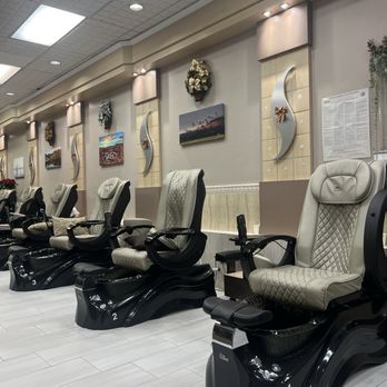 Finest Nails & Spa - Nail Salons Near Me - Huntington Beach, California