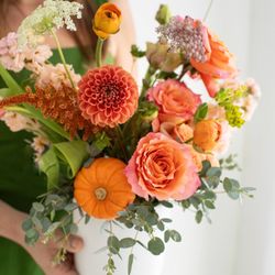 Aquarela Gifts & Flowers - Https://aquarelagiftsflowers.com