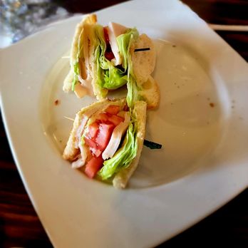 Elmwood Inn - Elmwood Inn, Elmwood Triple Decker Club - Pubs Near Me - Rochester, New York