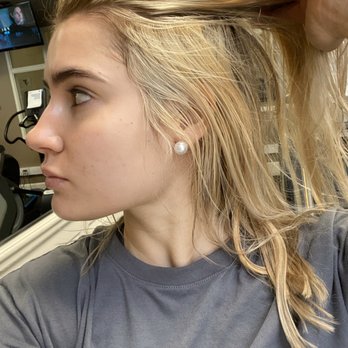 Salon Botanical - There are obvious brush marks at my roots where she laid the bleach on my hair - Hair Salons Near Me - Charlotte, North Carolina Salon Botanical - There are obvious brush marks at my roots where she laid the bleach on my hair - Hair Salons Near Me - Charlotte, North Carolina