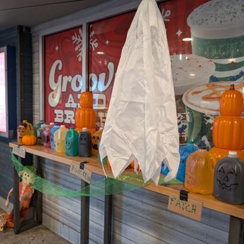 Dutch Bros Coffee - Boo - Coffee & Tea Near Me - Lakewood, Colorado