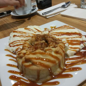 D Spot Dessert Cafe - Apple pie with vanilla ice cream - Desserts Near Me - Mississauga, Ontario