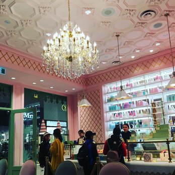 Ladurée - Beautiful chandelier - Macarons Near Me - Toronto, Ontario Ladurée - Beautiful chandelier - Macarons Near Me - Toronto, Ontario