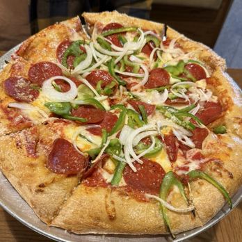 Mellow Mushroom Paducah - Pizza with pepperoni, bell peppers, and onions - Pizza Near Me - Paducah, Kentucky Mellow Mushroom Paducah - Pizza with pepperoni, bell peppers, and onions - Pizza Near Me - Paducah, Kentucky