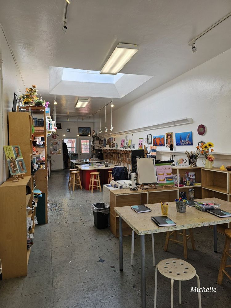 Creative IQ Art Studio Logo