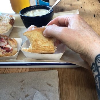 Luke's Lobster  - Toasted bread - Seafood Near Me - Seattle, Washington