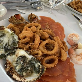 Alberto's Ristorante - The Seafood Sampler: fried calamari, smoked salmon (yum), clams casino, oysters Rockefeller, & shrimp cocktail. Mmmmm - Italian Near Me - Hyannis, Massachusetts