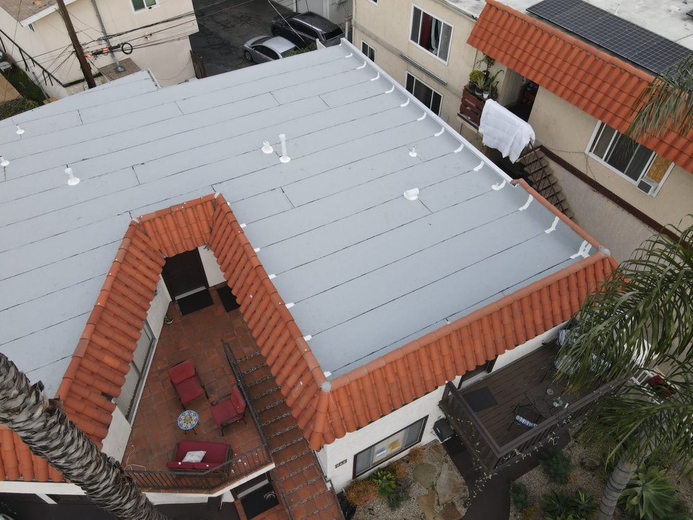 Slide of Quality Roofing Specialist