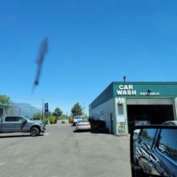 Island Express Lube & Car Wash - Messy birds..