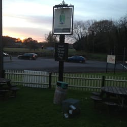 Appleton's At The Queens Head - Sign out front