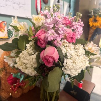 Lorena’s Flowers - Flowers & Gifts Near Me - Chino, California
