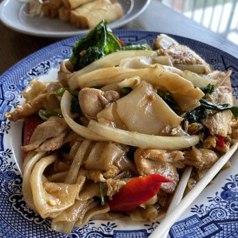 Thai Cookery - Chicken Drunken Noodles & Spring Rolls - Thai Near Me - Hawthorne, New Jersey Thai Cookery - Chicken Drunken Noodles & Spring Rolls - Thai Near Me - Hawthorne, New Jersey