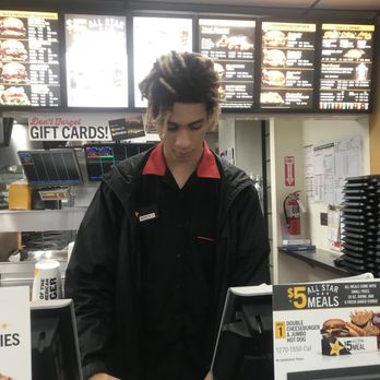Carl's Jr - Fast Food Near Me - Tualatin, Oregon