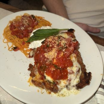 Piccolo Buco by Cooper's Hawk - Chicken parm - Wine Bars Near Me - Tampa, Florida