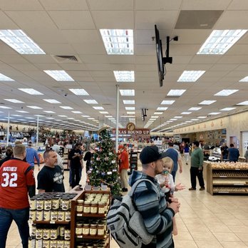 Buc-ee's - Inside the other direction - Convenience Stores Near Me - Bastrop, Texas