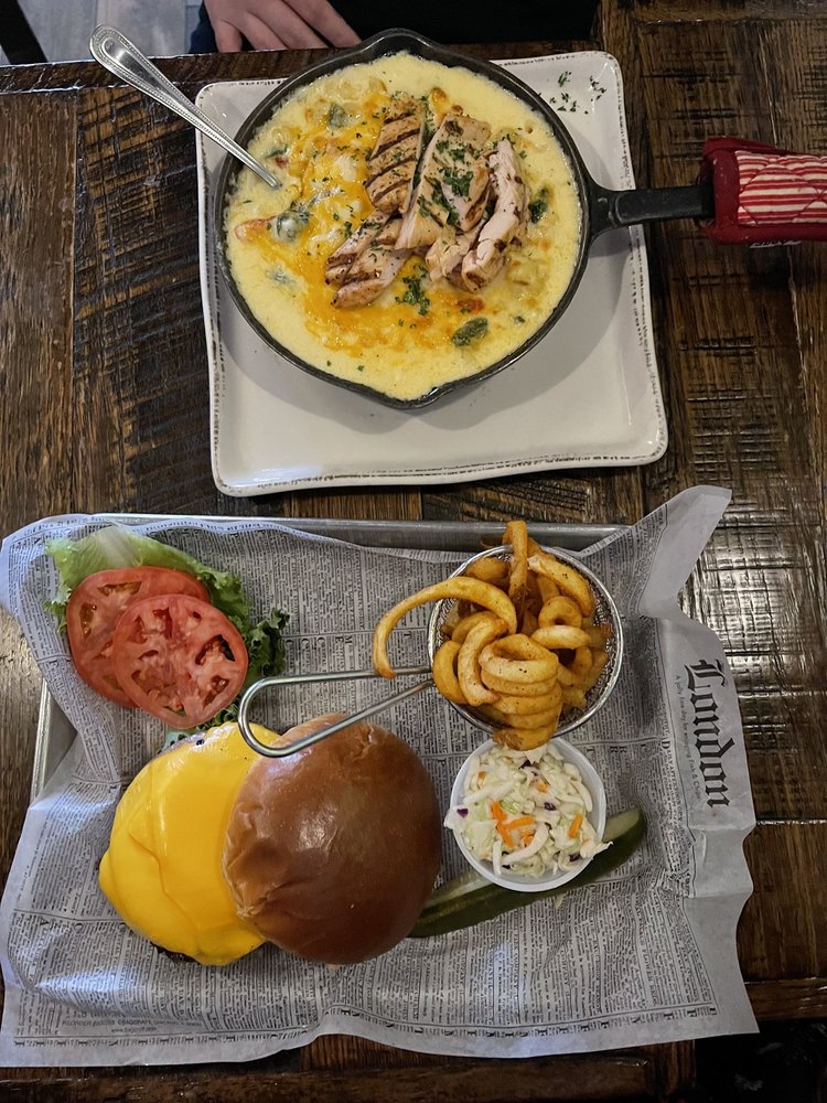 MAGGIES TOWN TAVERN 282 Photos & 269 Reviews 1082 Hamburg Turnpike