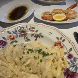 Fettuccine Alfredo 1/2 plate, shrimp add on and focaccia bread. Fettuccine Alfredo 1/2 plate, shrimp add on and focaccia bread.