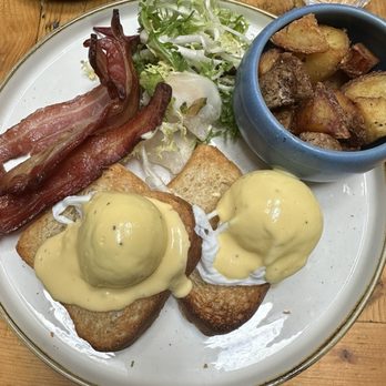 Dela - Eggs benedict - Irish Near Me - Galway, G Dela - Eggs benedict - Irish Near Me - Galway, G