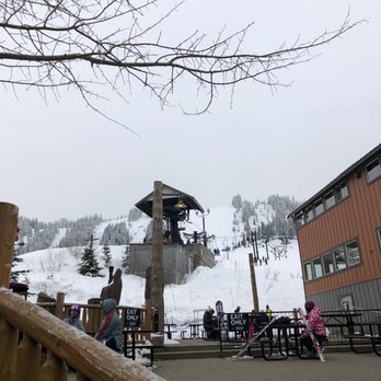 Summit At Snoqualmie - Summit Central - Ski Resorts Near Me - Snoqualmie Pass, Washington