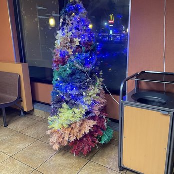 Jack in the Box - Christmas tree in August at Jack-in-the-Box Warrington - Fast Food Near Me - Warrenton, Missouri Jack in the Box - Christmas tree in August at Jack-in-the-Box Warrington - Fast Food Near Me - Warrenton, Missouri